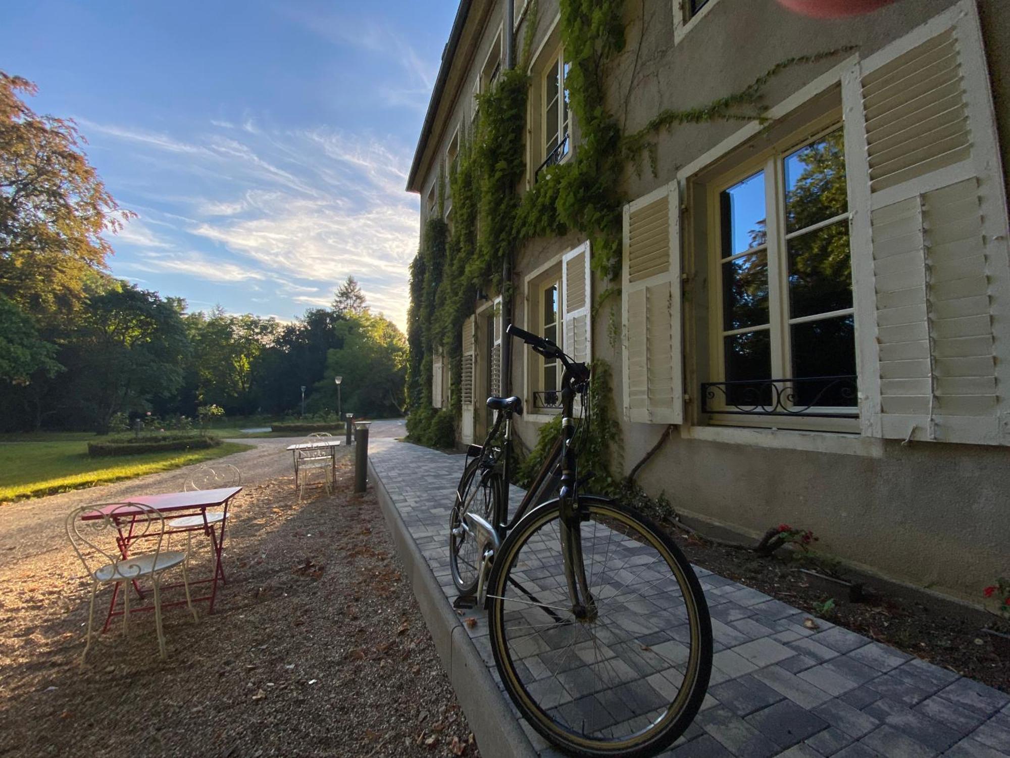 Logis Hotel Du Parc Pont-à-Mousson Eksteriør billede